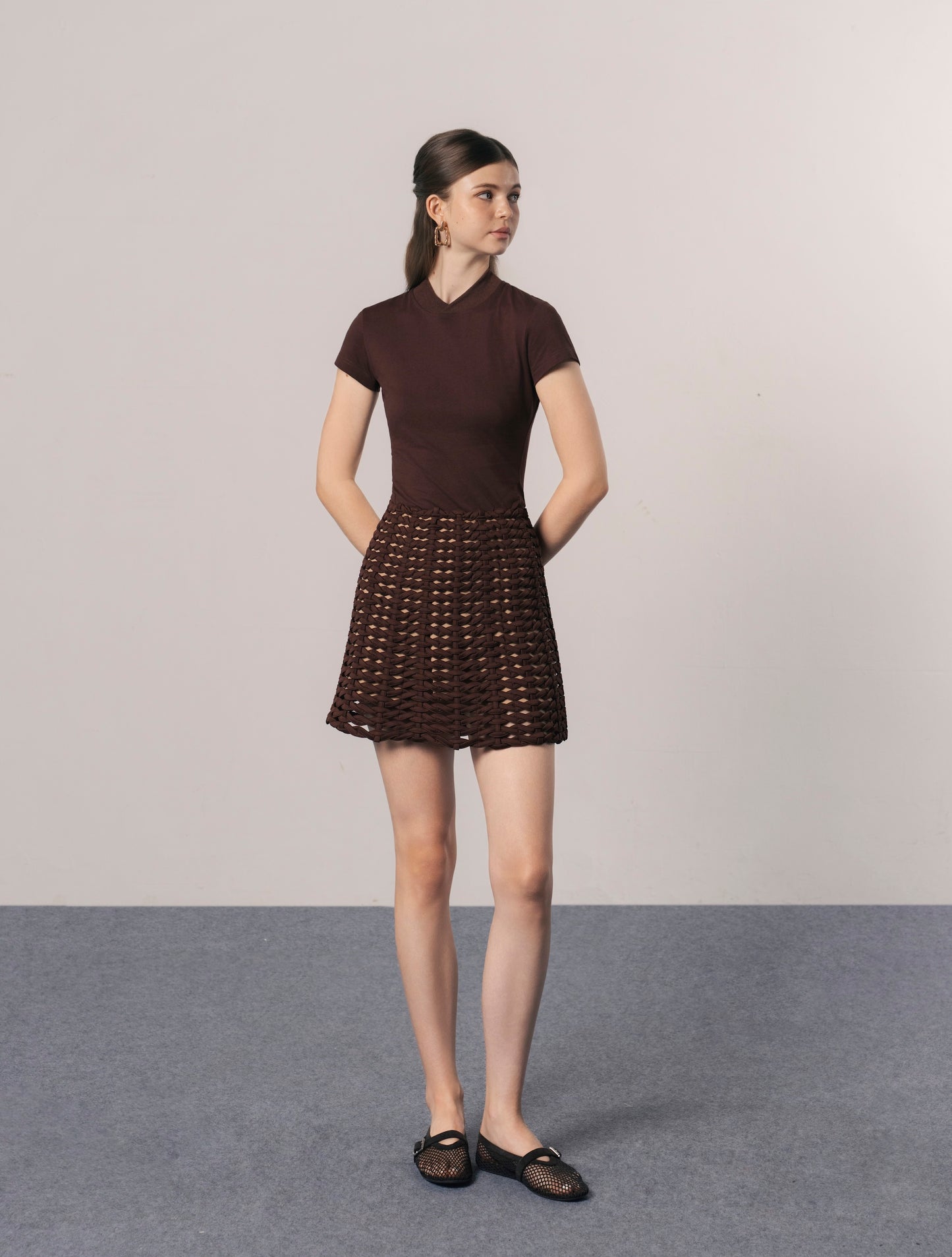 THE HAND-WEAVED SKIRT IN GAIA