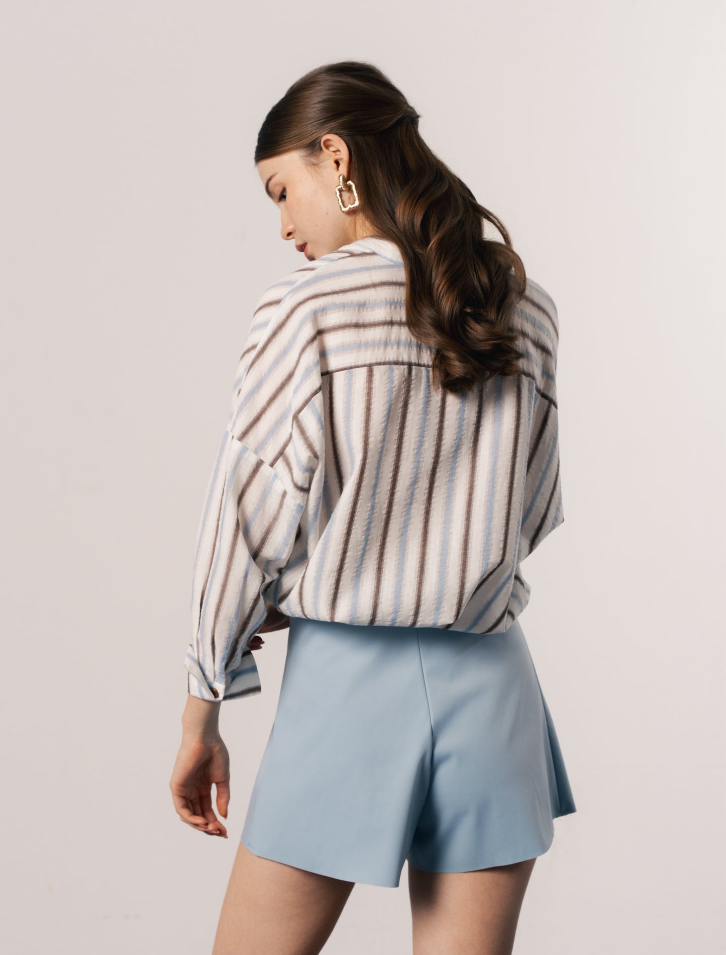 THE PEBBLE STRIPED BUTTON-DOWN SHIRT [UNISEX]